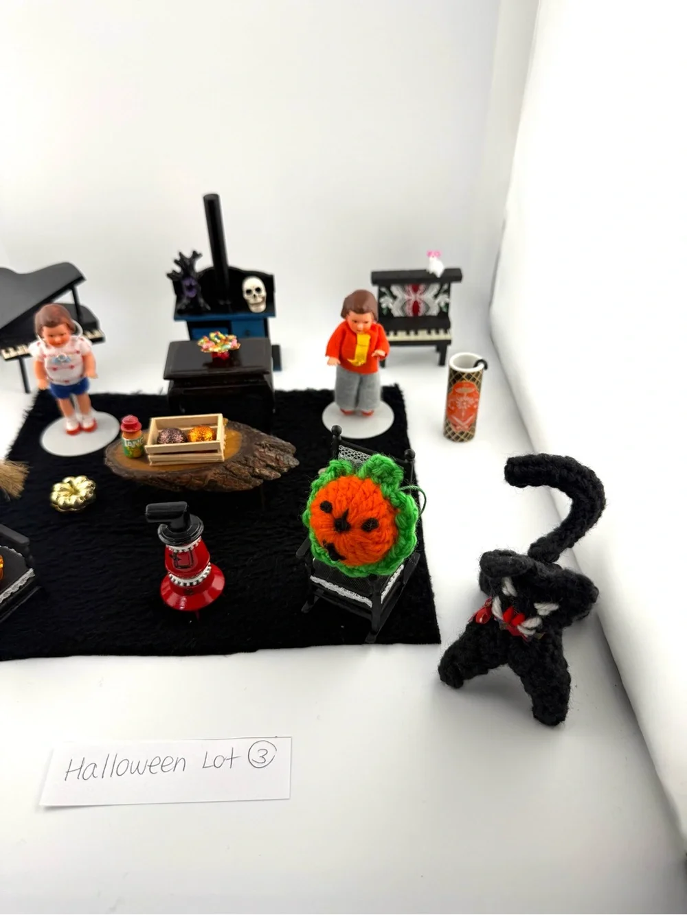 Vintage Dollhouse Halloween Lot - 1:12 Scale Miniatures & Furniture